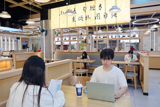 “一食堂一特色”建设精准赋能师...